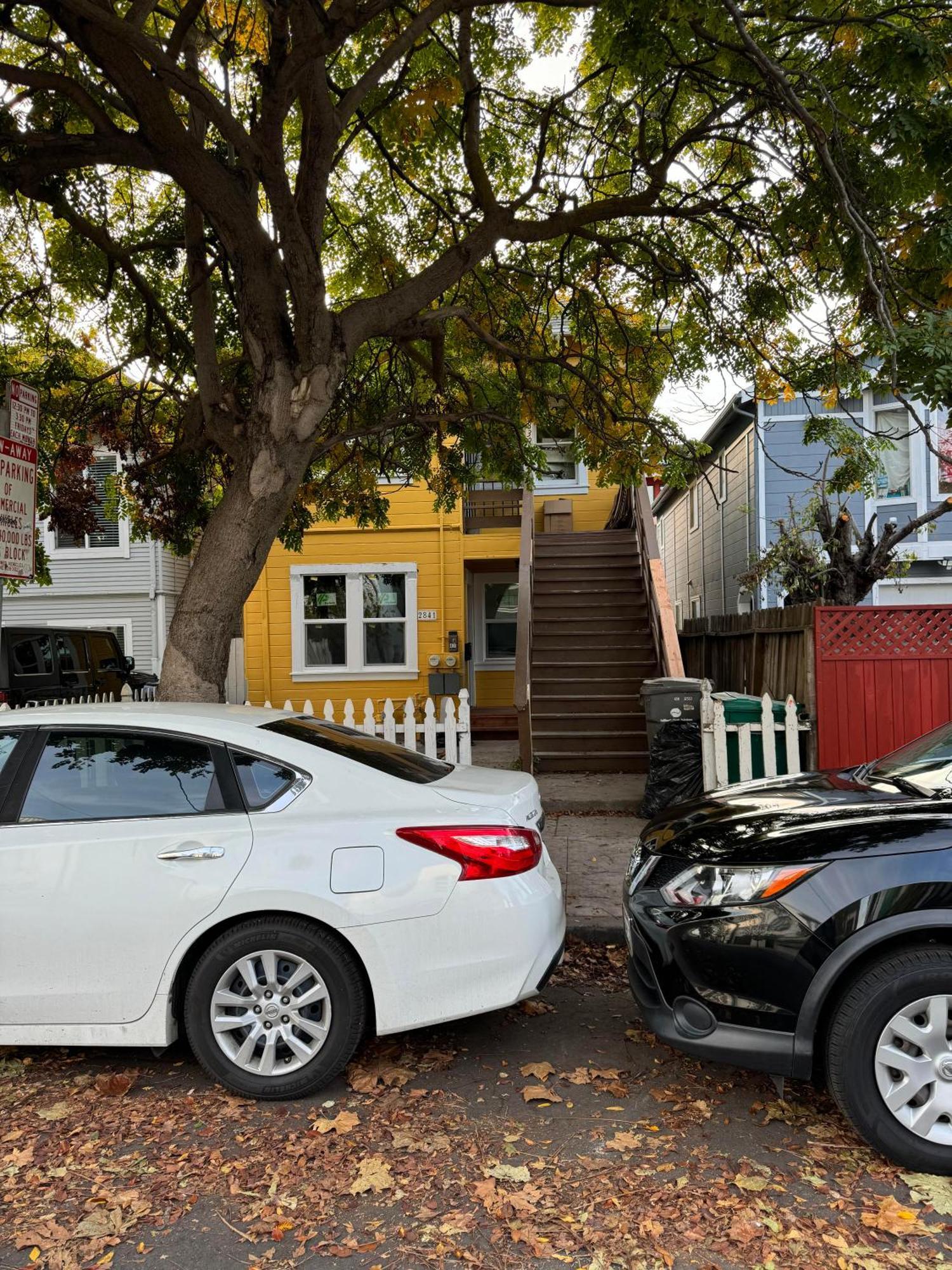 Bumblebee House Apartment