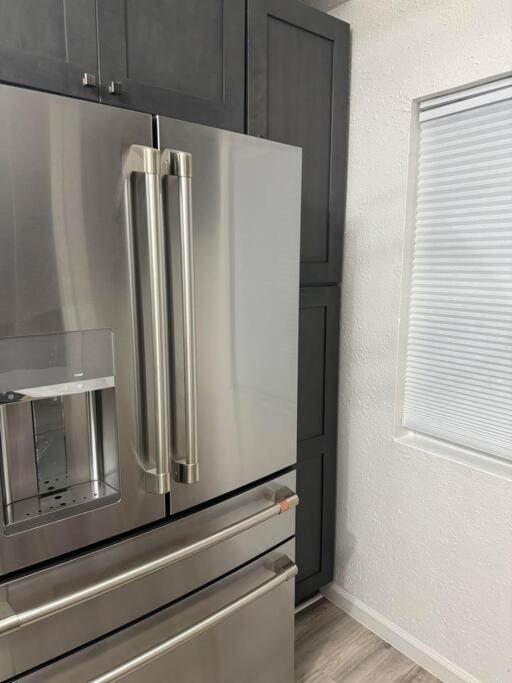 Bumblebee House Apartment